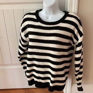 dip Junior’s B&W Striped Sweater size-M